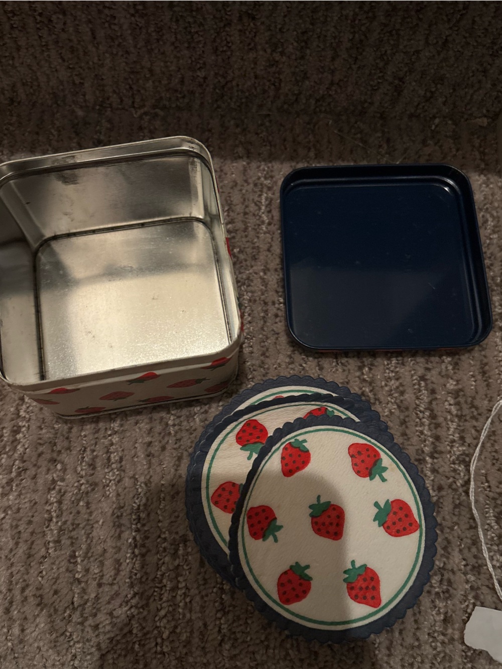 Potpourri Press vintage Tin with Coasters